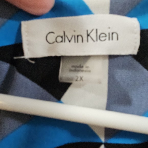 NWOT Calvin Klein geometric print sleeveless shell - Picture 3 of 3